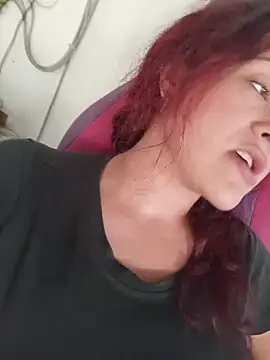 candy  fox  online show from October 20, 2025, 9:59 pm