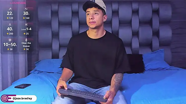 jaze bradley online show from November 6, 2025, 11:33 am