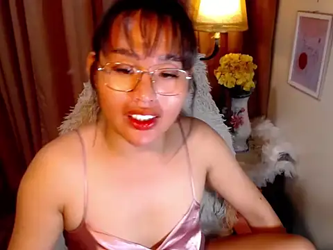 urmidnightcravingsxx online show from April 17, 2026, 11:52 pm