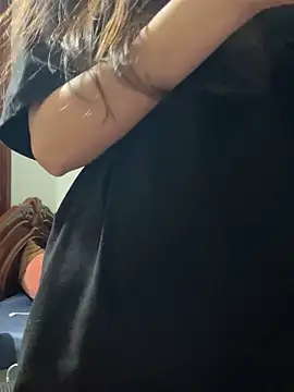 Snapshot of _kween23 chatting on October 19, 2025, 4:07 pm  kween23 online show from October 19, 2025, 4:07 pm