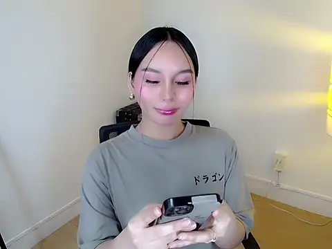 holly tabby online show from January 8, 2026, 9:17 pm