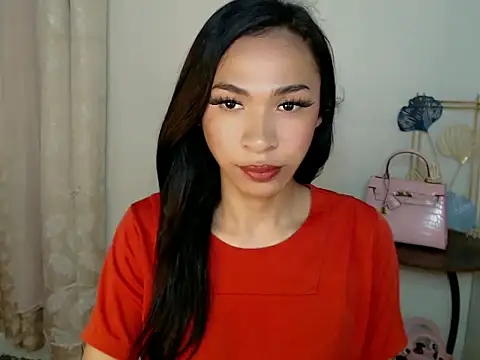 Annaloula online show from November 19, 2025, 1:33 pm