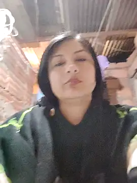 Snapshot of lunna_07 chatting on October 5, 2025, 5:50 am lunna 07 online show from October 5, 2025, 5:50 am