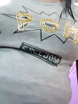 Snapshot of lunna_07 chatting on October 8, 2025, 6:27 pm lunna 07 online show from October 8, 2025, 6:27 pm