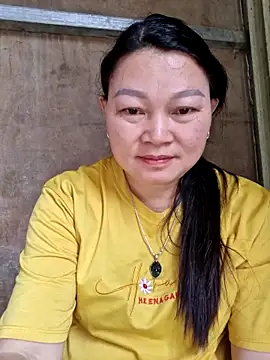 yoowwmr online show from October 21, 2025, 4:02 am