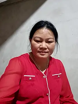 yoowwmr online show from November 11, 2025, 12:05 pm