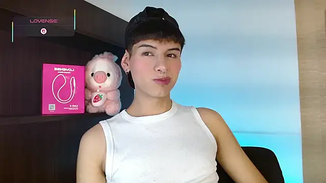 Ezra Storm online show from November 9, 2025, 4:44 am