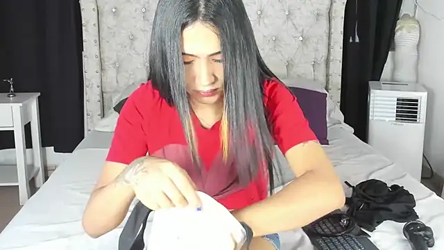 Snapshot of aleja_spearsx chatting on June 17, 2026, 12:07 pm aleja spearsx online show from June 17, 2026, 12:07 pm