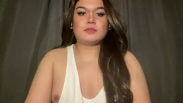 Snapshot of RedHead_Thalia chatting on June 3, 2026, 10:04 pm RedHead Thalia online show from June 3, 2026, 10:04 pm