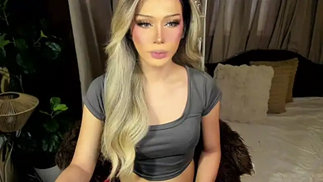 Candicebloom online show from May 29, 2026, 5:38 am