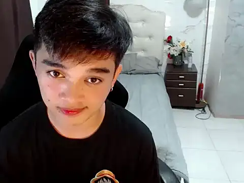 sexysam14 online show from November 7, 2025, 7:52 am