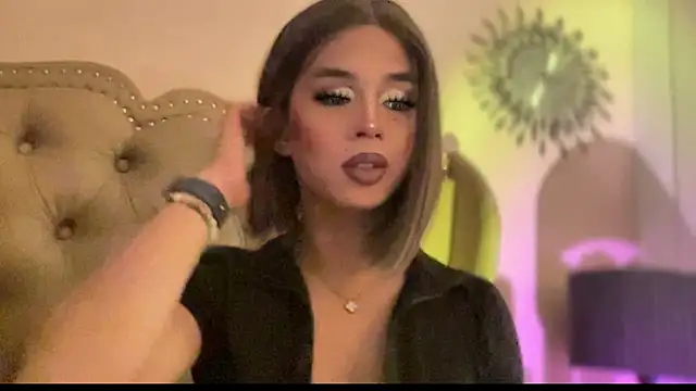 Snapshot of solana_imani chatting on April 24, 2026, 3:58 pm solana imani online show from April 24, 2026, 3:58 pm
