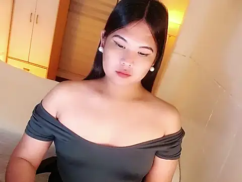 HollyTrinity online show from October 11, 2025, 7:56 pm