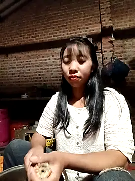 emaame68 online show from November 28, 2025, 12:08 pm