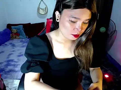 Urassiansweetcummer online show from March 17, 2026, 2:49 am