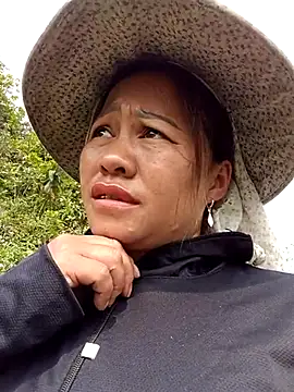 Snapshot of Phiphi135 chatting on April 4, 2026, 2:54 am Phiphi135 online show from April 4, 2026, 2:54 am