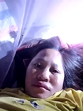 Snapshot of Phiphi135 chatting on April 5, 2026, 10:18 pm Phiphi135 online show from April 5, 2026, 10:18 pm