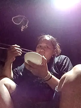 Snapshot of Phiphi135 chatting on April 6, 2026, 12:39 pm Phiphi135 online show from April 6, 2026, 12:39 pm