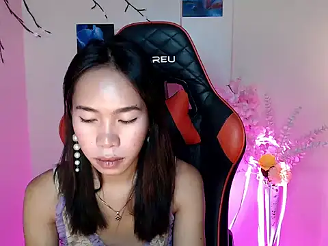 Shindoll online show from November 1, 2025, 3:08 am