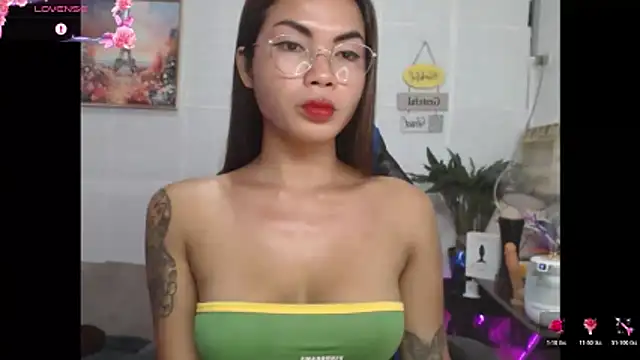 lucyheart777 online show from May 13, 2026, 2:53 am