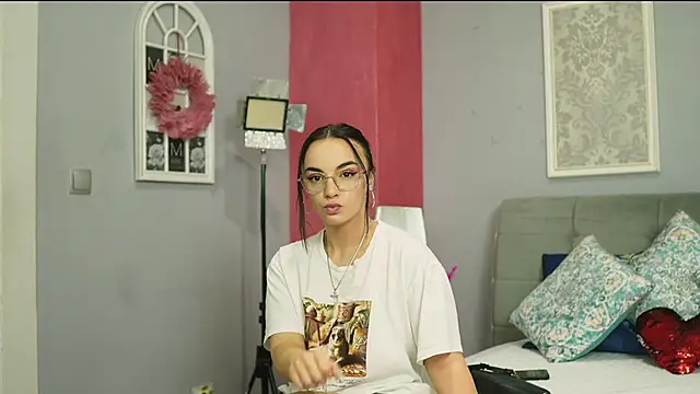 ScarletVex online show from June 10, 2026, 5:01 pm
