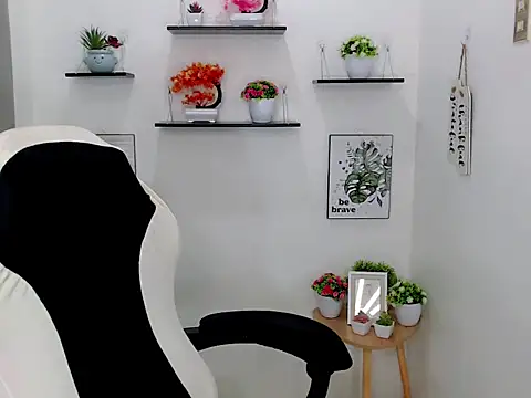 liane mei online show from March 23, 2026, 11:42 pm