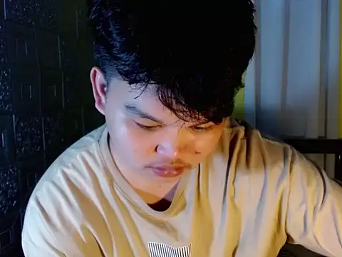 Reynelcock online show from November 9, 2025, 11:08 am