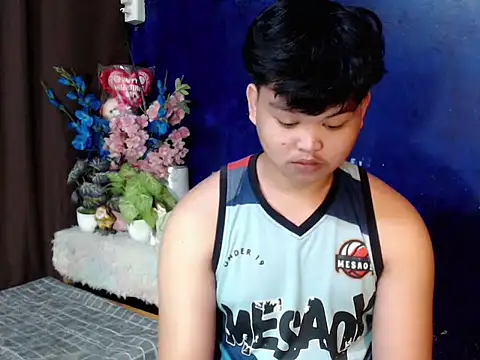 Reynelcock online show from March 20, 2026, 6:02 pm