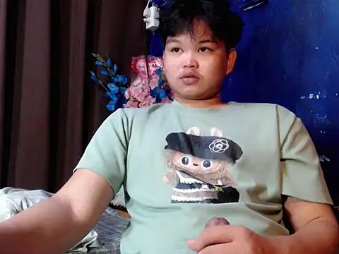 Reynelcock online show from April 7, 2026, 12:49 pm