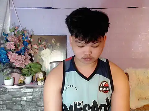 Reynelcock online show from May 27, 2026, 7:22 pm