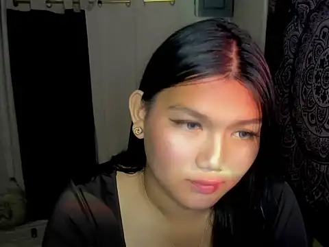 Snapshot of Lou_heart chatting on February 6, 2026, 2:53 pm Lou heart online show from February 6, 2026, 2:53 pm