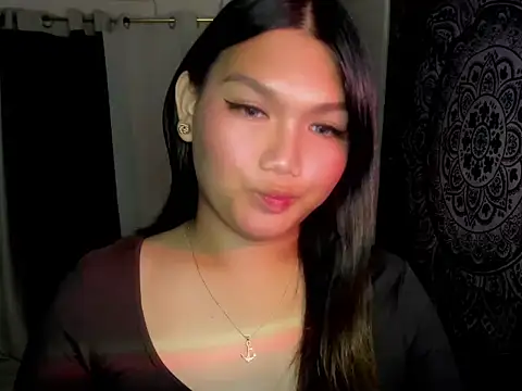 Snapshot of Lou_heart chatting on February 8, 2026, 3:26 pm Lou heart online show from February 8, 2026, 3:26 pm