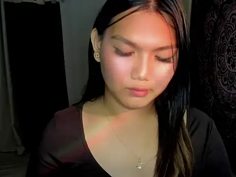 Snapshot of Lou_heart chatting on February 9, 2026, 2:54 pm Lou heart online show from February 9, 2026, 2:54 pm