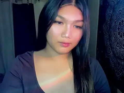 Snapshot of Lou_heart chatting on March 9, 2026, 6:12 pm Lou heart online show from March 9, 2026, 6:12 pm