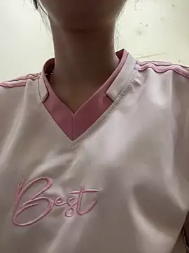 meomeo2k6 online show from October 19, 2025, 6:36 am