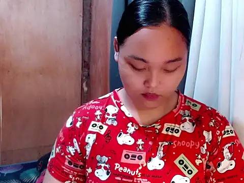  Lylia online show from February 19, 2026, 1:07 pm