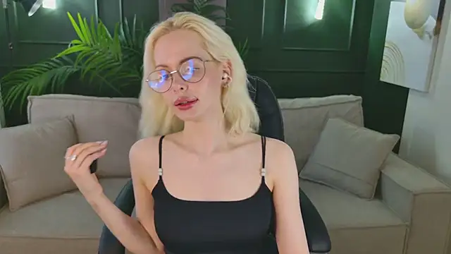 Snapshot of Mary_Lane_ chatting on May 27, 2026, 12:57 pm Mary Lane online show from May 27, 2026, 12:57 pm