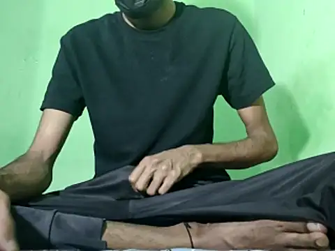 Snapshot of rockyy23boy chatting on October 16, 2025, 10:38 am rockyy23boy online show from October 16, 2025, 10:38 am