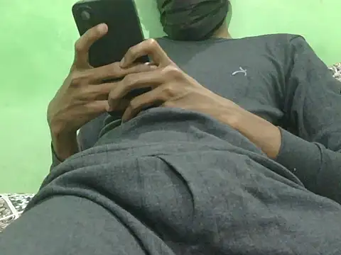 Snapshot of rockyy23boy chatting on November 30, 2025, 3:27 pm rockyy23boy online show from November 30, 2025, 3:27 pm