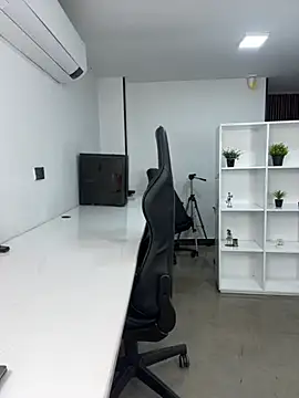 megan bigboobs  online show from October 18, 2025, 11:33 am