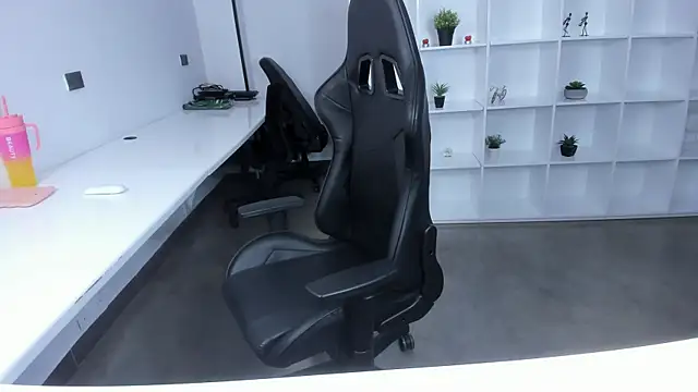 megan bigboobs  online show from November 12, 2025, 11:10 am