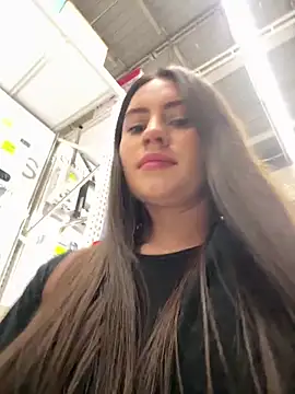 Snapshot of Isabella21_ chatting on October 3, 2025, 11:13 pm Isabella21  online show from October 3, 2025, 11:13 pm