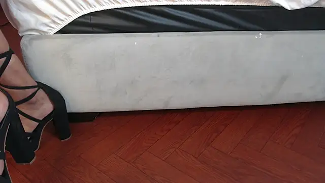 LorenBeiker- online show from November 29, 2025, 11:24 am