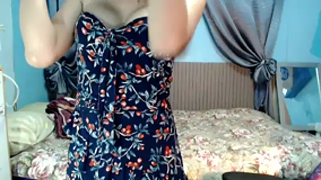 Snapshot of SelenaCinder chatting on December 4, 2025, 6:16 pm SelenaCinder online show from December 4, 2025, 6:16 pm