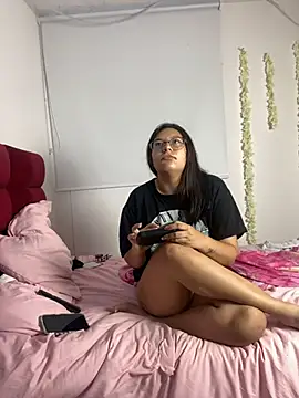 Velma star online show from April 8, 2026, 11:10 am