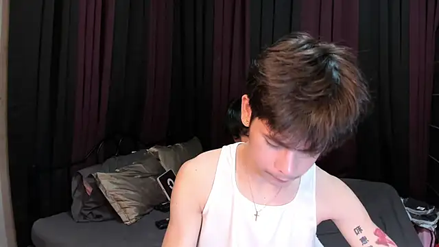 hotfreshdior online show from March 26, 2026, 2:33 pm