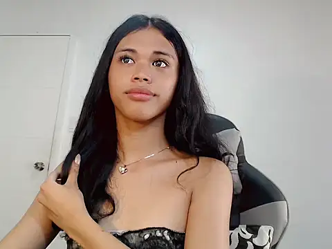 Snapshot of urcurlydiva chatting on October 23, 2025, 5:40 am urcurlydiva online show from October 23, 2025, 5:40 am