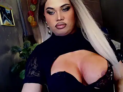 KitSmithCumerr online show from November 19, 2025, 9:42 am