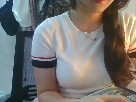 Linzly online show from October 14, 2025, 2:45 am