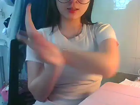 Linzly online show from November 26, 2025, 2:45 am